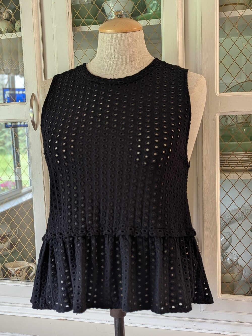 Wilfred Cottagecore Polkadot Eyelet Peplum Stretch Mesh Sleeveless Top - Picture 4 of 9